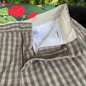 Columbia Sportswear Company Green Brown Tan Plaid Cotton Shorts 30 Flat Front